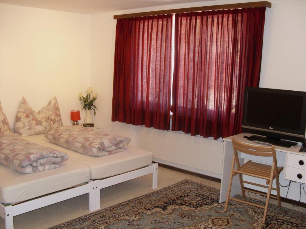 Hotel Pez Ault Disentis Chambre photo